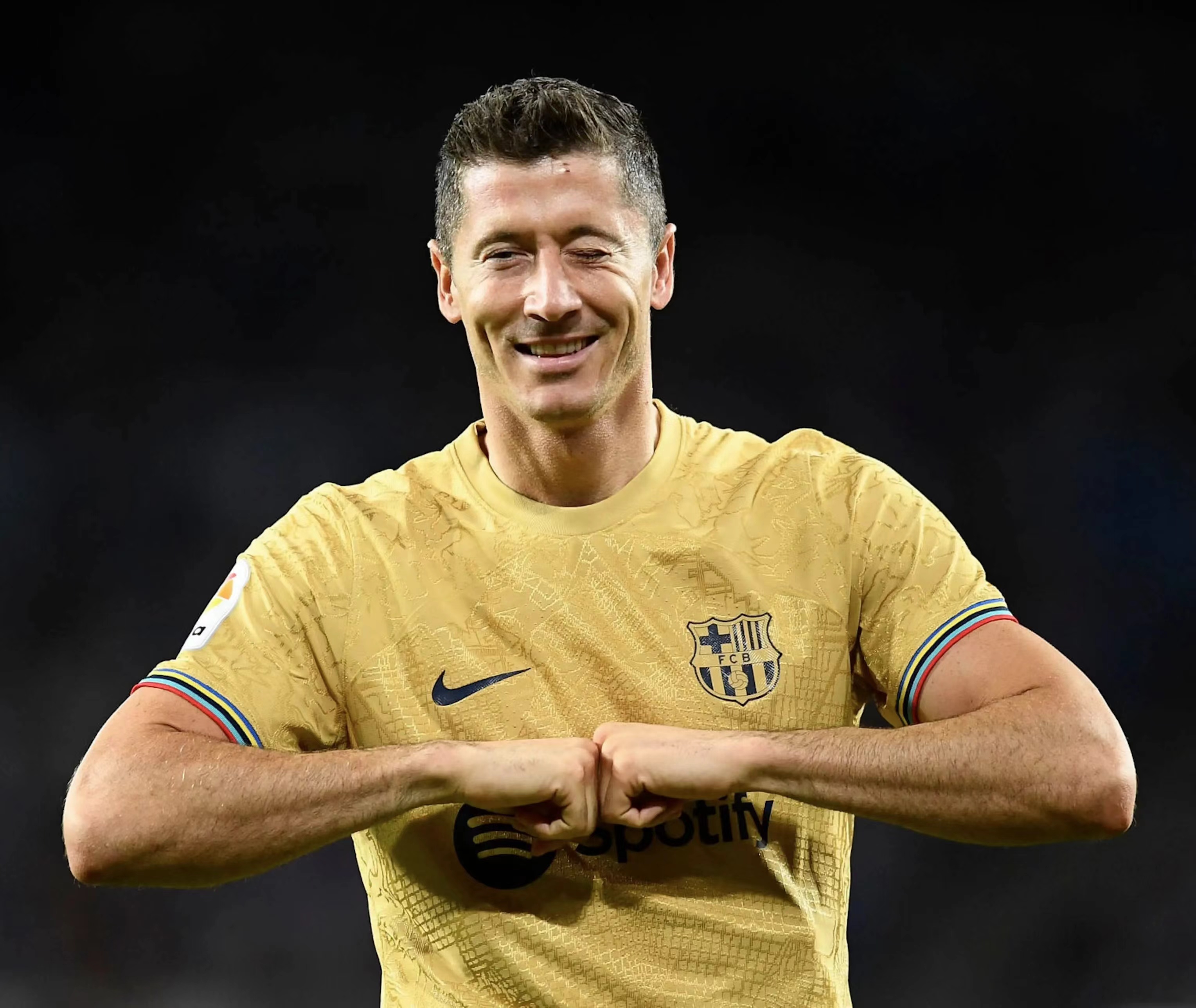 U8娱乐- 莱万多夫斯基和c罗谁厉害 