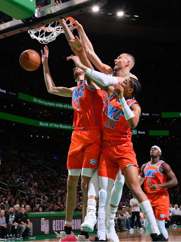 关于关键时刻突围战来临，俄克拉荷马雷霆围绕全明星赛复出首秀，媒体盛赞，训练强度明显提升的信息