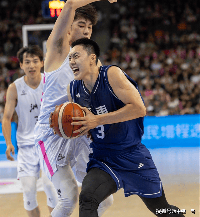 中超倒计时,深圳男篮今夜手感冰凉,细节引发关注,赛场秩序良好,临场指挥获称赞的简单介绍 中超倒计时,深圳男篮今夜手感冰凉,细节引发关注,赛场秩序良好,临场指挥获称赞的简单介绍