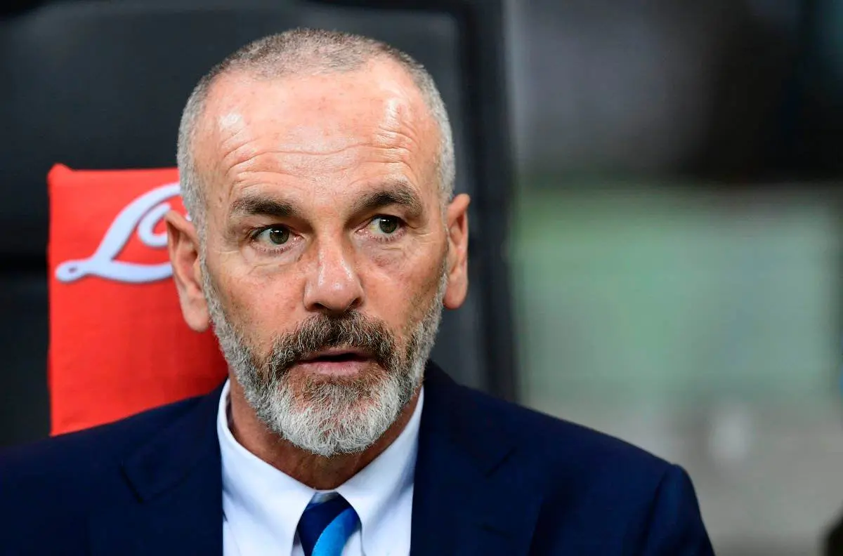  关键时刻紧张的篮球明星 