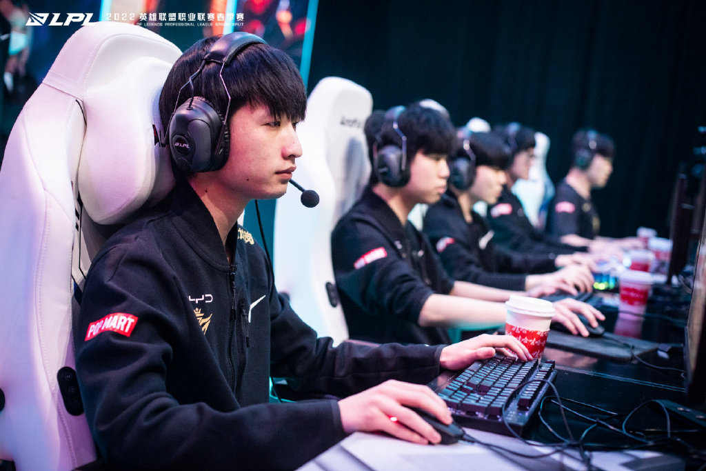 U8国际-包含Rookie爆冷击败老鹰，惊险取胜引爆全场！的词条